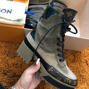 LAUREATE PLATFORM DESERT BOOT